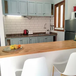 https://apt-la-casita-de-puerto.in-canary-islands.com